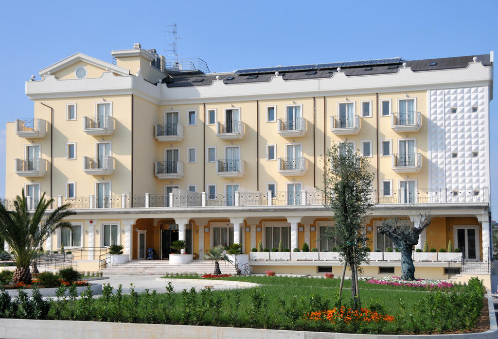 Hotel Concorde Sant'Egidio alla Vibrata Kültér fotó