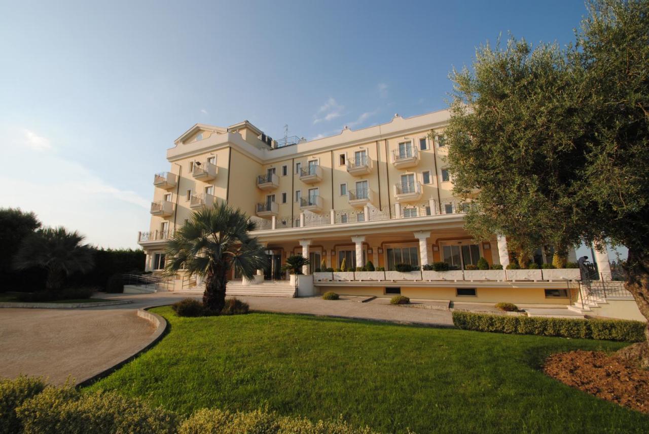 Hotel Concorde Sant'Egidio alla Vibrata Kültér fotó